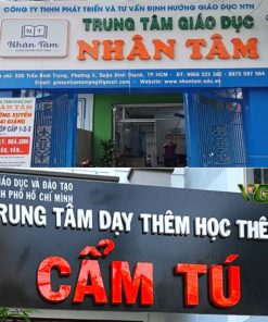 Bảng hiệu Trường học trung tâm giáo dục thường xuyên Pleiku Gia Lai